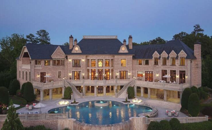 Enchanting Atlanta, Georgia Mega Mansion $25,000,000 #beverlyhills #beverlyhillsmagazine #luxury #realestate #homesforsale #marbella #spain #dreamhomes #beverlyhills #bevhillsmag #beverlyhillsmagazine