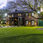 Beverly Hills Magazine Giselle Bundchen Mansion Celebrity Real Estate 1.jpg #beverlyhillsmagazine #luxuryrealestate #realestate #luxury