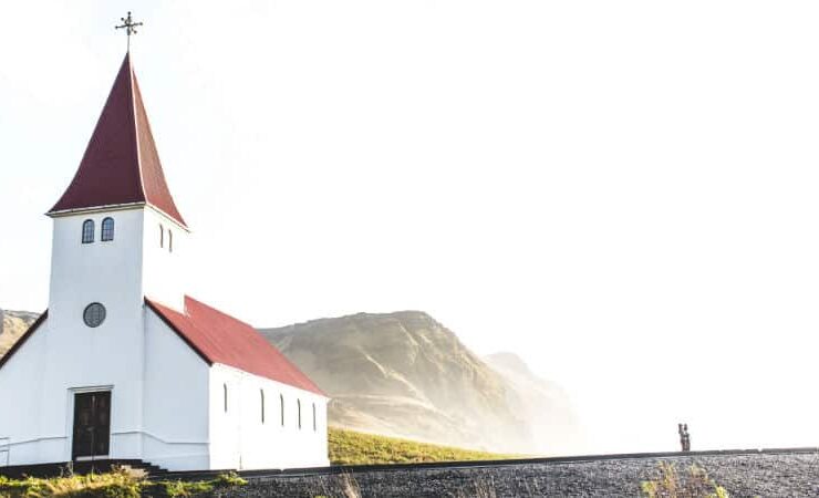 Tips on Finding a Job as a Christian School Educator #chritsian #god #jesus #job #work #teacher #career #serve #kingdom #beverlyhillsmagazine #beverlyhills