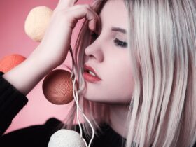 Great Hairstyles For The Holidays#beverlyhillsmagazine #beverlyhills #updateyourlooktobecomeyouthful #skincareroutine #beautyproduct #antiaging