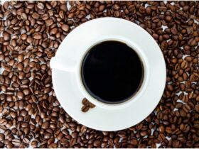 Health Benefits of Drinking Decaf Coffee Instead #beverlyhills #beverlyhillsmagazine #bevhillsmag #drinkingdecafcoffee #drinkingcoffee #healthbenefit #healthydiet