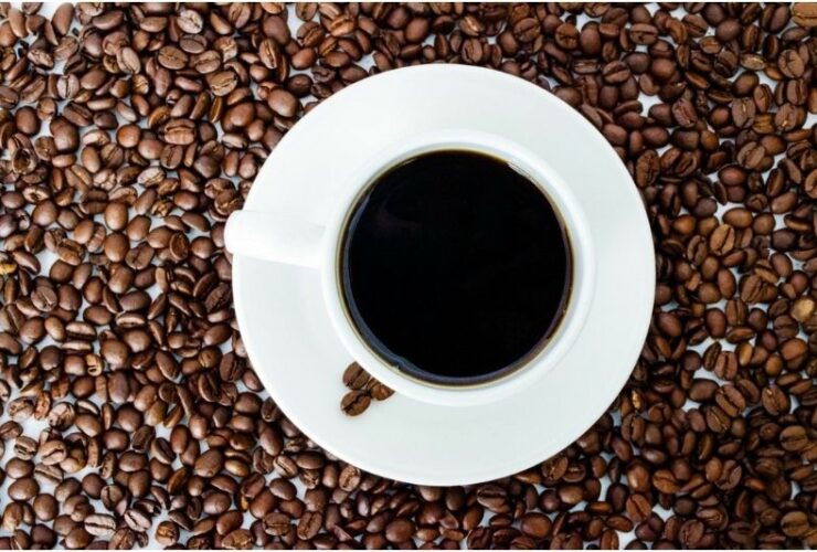 Health Benefits of Drinking Decaf Coffee Instead #beverlyhills #beverlyhillsmagazine #bevhillsmag #drinkingdecafcoffee #drinkingcoffee #healthbenefit #healthydiet