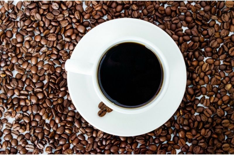 Health Benefits of Drinking Decaf Coffee Instead #beverlyhills #beverlyhillsmagazine #bevhillsmag #drinkingdecafcoffee #drinkingcoffee #healthbenefit #healthydiet