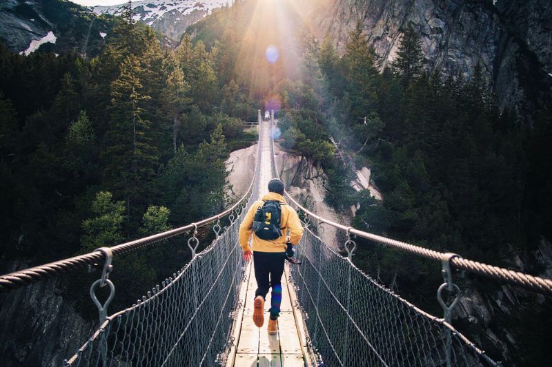 Healthy Ways to Increase Your Energy Levels Throughout the Day #beverlyhills #beverlyhillsmagazine #combatstress #healthystrategies #energylevels #supplements