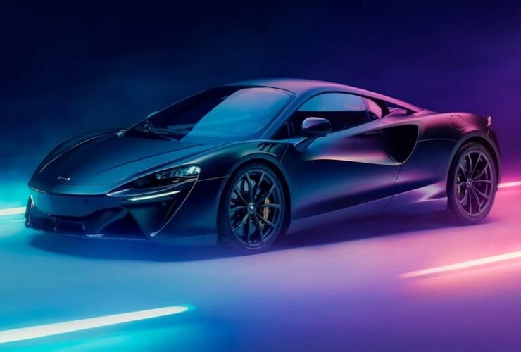 High Performance Hybrid Supercar: McLaren Artura #cars #bevhillsmag #beverlyhillsmagazine #beverlyhill