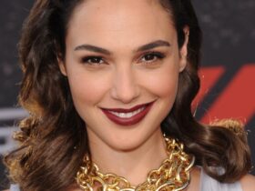 Gal Gadot #bevhillsmag #beverlyhillsmagazine #beverlyhills #celebrities #moviestars #hollywoodspotlight #celebrityspotlight #galgadot
