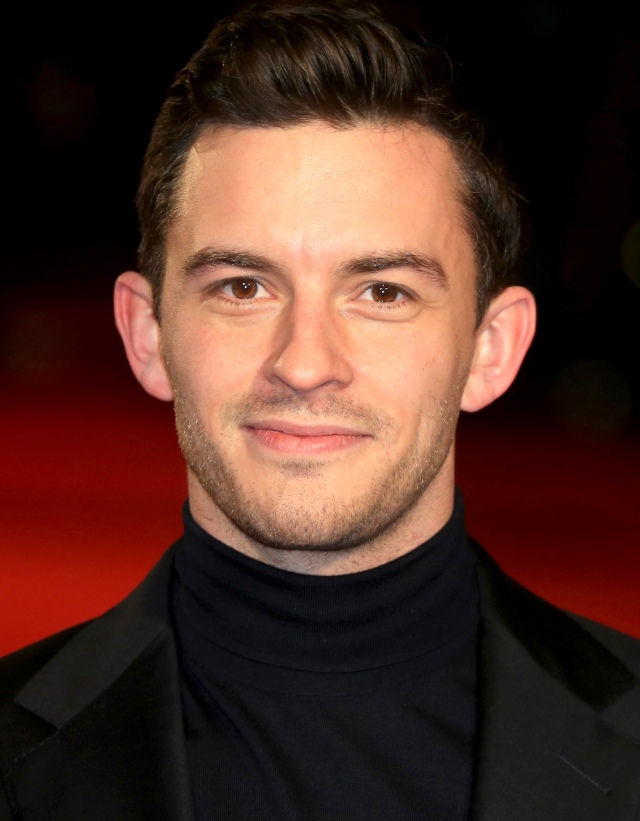Hollywood Spotlight: Jonathan Bailey – From Stage Sensation to Global TV Star #JonathanBailey #Hollywood #Celebrities #MovieStars #BeverlyHillsMagazine #BeverlyHills #BevHillsMag #HollywoodSpotlight #CelebrityInterviews #Celebrities
