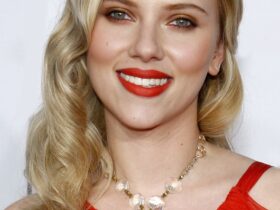 Hollywood Spotlight: Scarlett Johansson Hollywood Spotlight: #scarlettjohansson #hollywood #celebrities #moviestars #beverlyhillsmagazine #beverlyhills #bevhillsmag