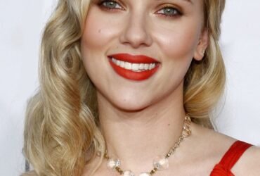 Hollywood Spotlight: Scarlett Johansson Hollywood Spotlight: #scarlettjohansson #hollywood #celebrities #moviestars #beverlyhillsmagazine #beverlyhills #bevhillsmag