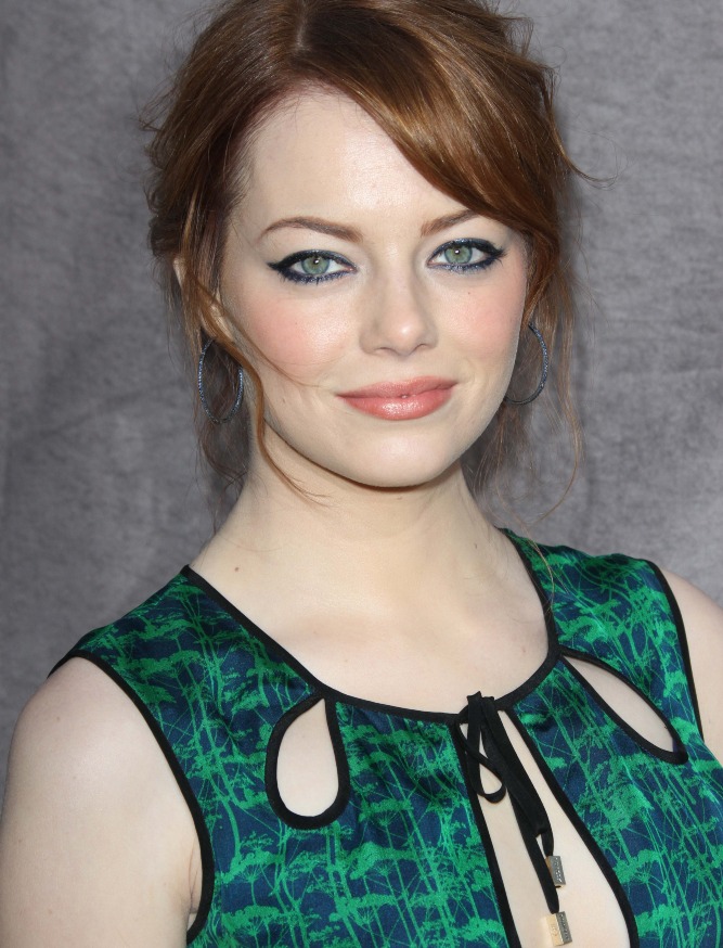 Hollywood Spotlight: Emma Stone #bevhillsmag #beverlyhillsmagazine #beverlyhills #celebrities #moviestars #hollywoodspotlight #celebrities #emmastone