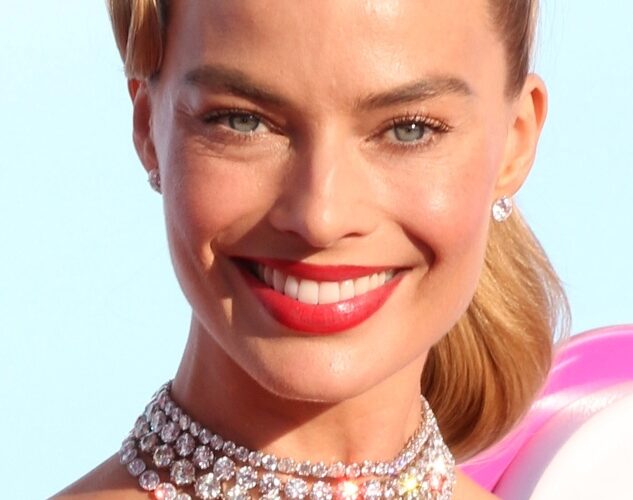Hollywood Spotlight: Margot Robbie #bevhillsmag #beverlyhillsmagazine #beverlyhills #celebrities #moviestars #hollywoodspotlight #celebrities #margotrobbie