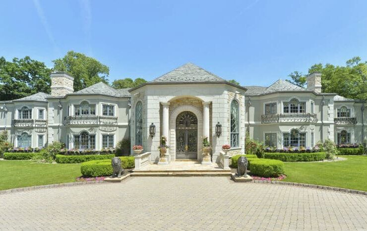 Palatial #Mansion in Saddle River, New Jersey $18,900,000 #beverlyhills #beverlyhillsmagazine #luxury #realestate #homesforsale #newjersey #dreamhomes #beverlyhills #bevhillsmag #beverlyhillsmagazine