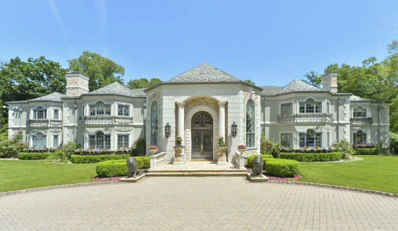 Palatial #Mansion in Saddle River, New Jersey $18,900,000 #beverlyhills #beverlyhillsmagazine #luxury #realestate #homesforsale #newjersey #dreamhomes #beverlyhills #bevhillsmag #beverlyhillsmagazine