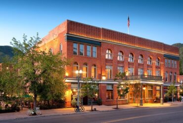 Hotel Jerome: #bevhillsmag #aubergeresorts #aspen #colorado #mountainview