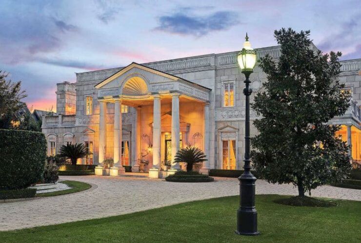 Luxury Home in Houston, Texas For Sale $14,900,000 #beverlyhills #beverlyhillsmagazine #luxury #realestate #homesforsale #houston #texas #dreamhomes