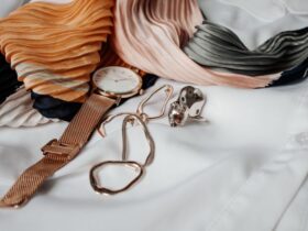 How Accessories Can Help You Make Your Outfit Unique #beverlyhills #beverlyhiillsmagazine #makeanoutfitunique #expressyouruniquestyle