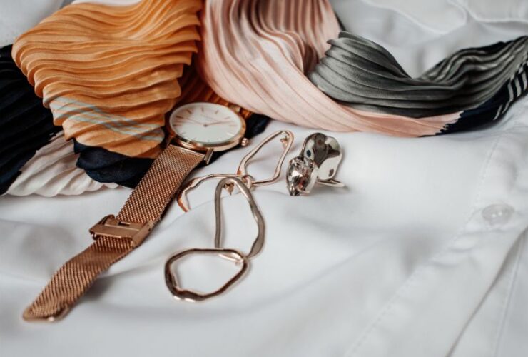 How Accessories Can Help You Make Your Outfit Unique #beverlyhills #beverlyhiillsmagazine #makeanoutfitunique #expressyouruniquestyle