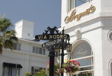 How Beverly Hills Became a Global Symbol of Success #BeverlyHills #LuxuryLifestyle #LuxuryLiving #Success #HollywoodGlamour