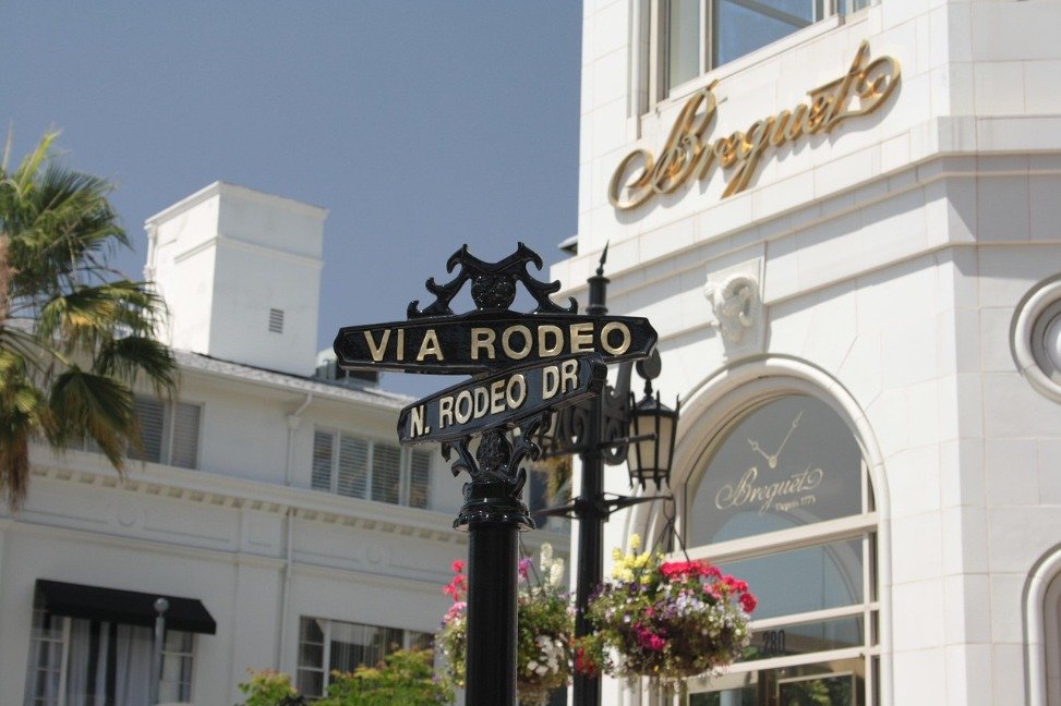How Beverly Hills Became a Global Symbol of Success #BeverlyHills #LuxuryLifestyle #LuxuryLiving #Success #HollywoodGlamour