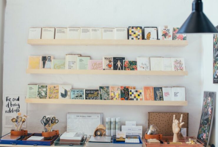 How Business Merchandise Should Speak Of Your Branding #beverlyhills #beverlyhillsmagazine #businessmerchandise #branding #promotingyourbrand #merchandisingstrategy