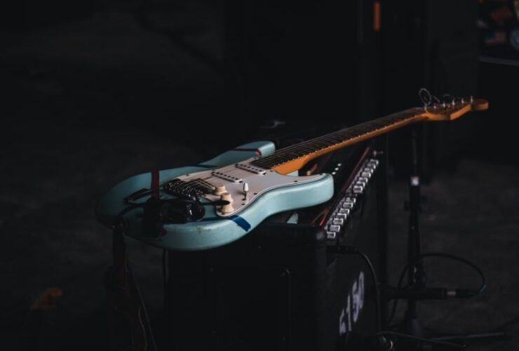 How Can A Proper Guitar Turn You Into A Superstar #beverlyhills #beverlyhillsmagazine #bevhillsmag #guitar #superstar #musicstore #owningaguitar #musicalinstruments