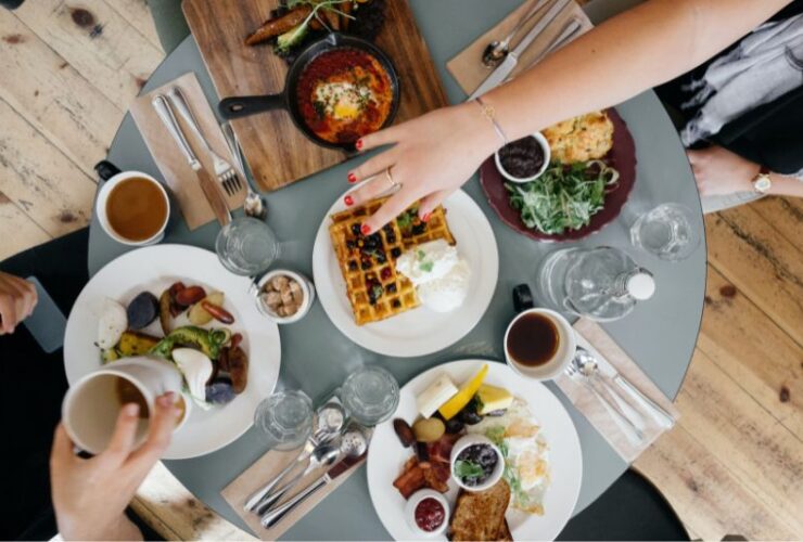 How Restaurants Can Build Their Online Presence #beverlyhills #beverlyhillsmagazine #localrestaurants #onlinepresence #promoteyourrestaurant #buildyourbrand #socialmediapresence #attractnewcustomers