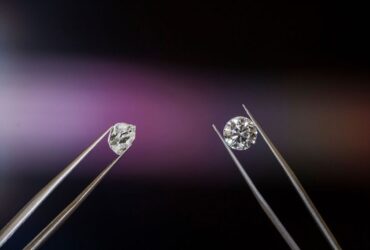 How To Avoid Being Scammed When Buying Jewelry #beverlyhills #beverlyhillsmagazine #buyingadiamond #pieceofjewelry #preciousstones #gemstones #bevhillsmag