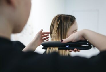 How To Choose A Hairstyle And Establish Your Signature Look #beverlyhills #beverlyhislsmagazinee #chooseahairstyle #signaturelook #promotehairgrowth #richhairline #beautifulhair #bevhillsmag