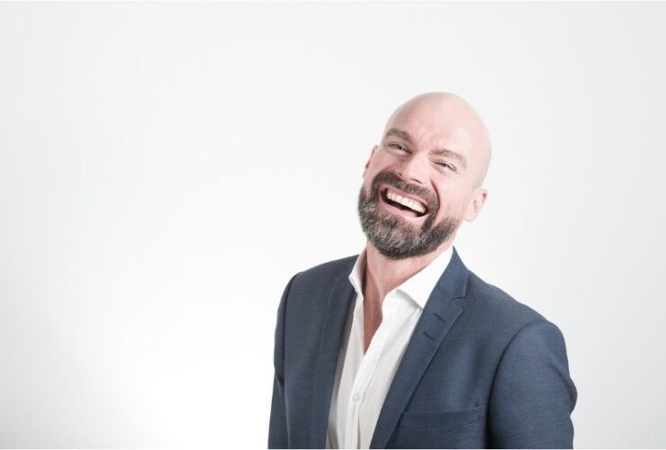 How To Face Baldness: Tips To Ease Your Life #beverlyhills #beverlyhillsmagazine #bevhillsmag #baldness #hairlosstreatment #surgicaltransplantation #hairloss #medicalcondition #lasertherapy