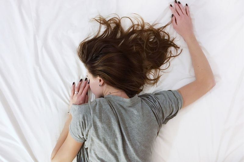 How To Find An Adjustable Bed Frame And Compatible Mattresses #beverlyhillsmagazine #bevhillsmag #beverlyhills #adjustablebedframe #compatiblemattresses #sleepingposition #durablebed