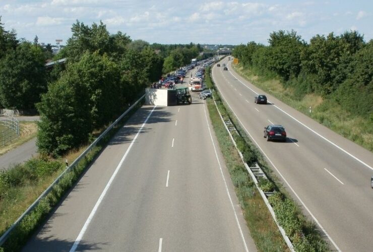 How To Find Help After Being In A Road Accident #beverlyhills #beverlyhillsmagazine #bevhillsmag #roadaccident #personalinjuryattorney #medicalattention