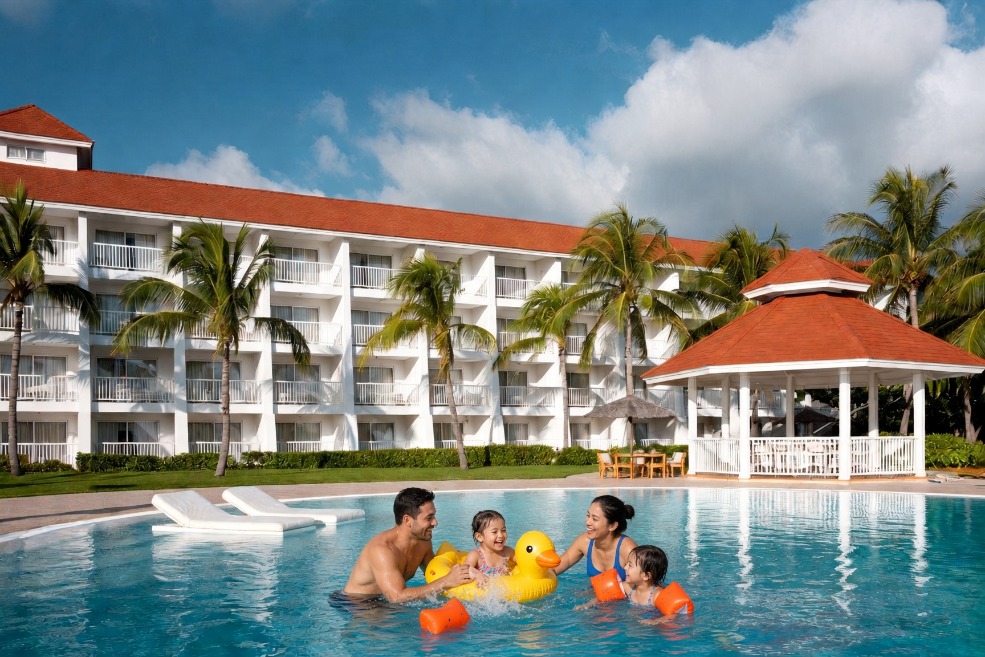 How To Prepare In Advance For An Exciting Family Holiday #passports #visas #familyholiday #stree-freevacation #budgetforyourholiday