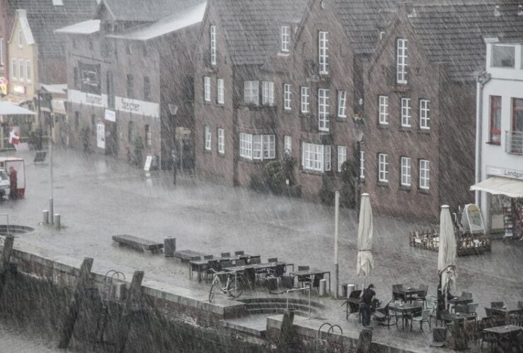 How To Protect Your Home From Bad Weather Conditions #beverlyhills #beverlyhillsmagazine #bevhillsmag #badweathercondition #extremeweather #protectyourhome