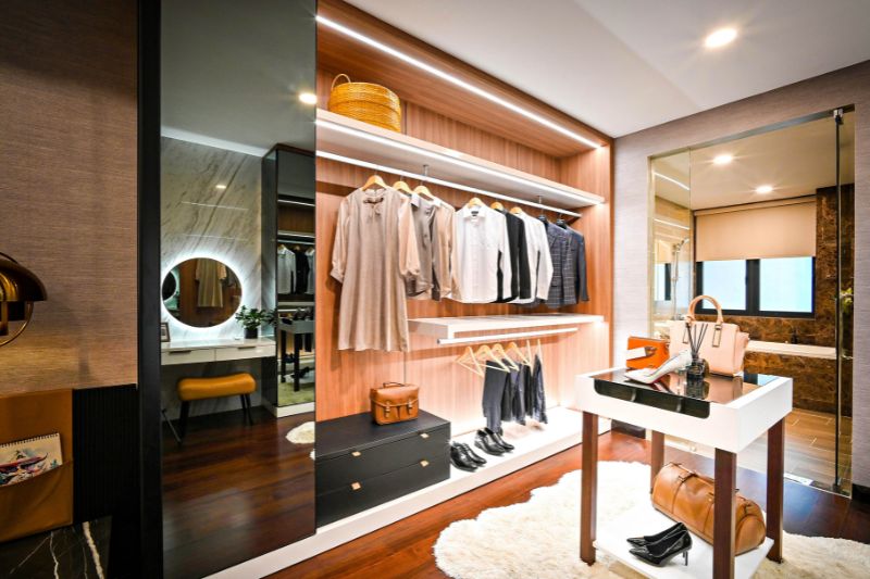 How To Take Care Of Your High Quality Fashion Items #beverlyhills #beverlyhillsmagazine #clothingitems #fashionitems #avoidcramming #softhangers