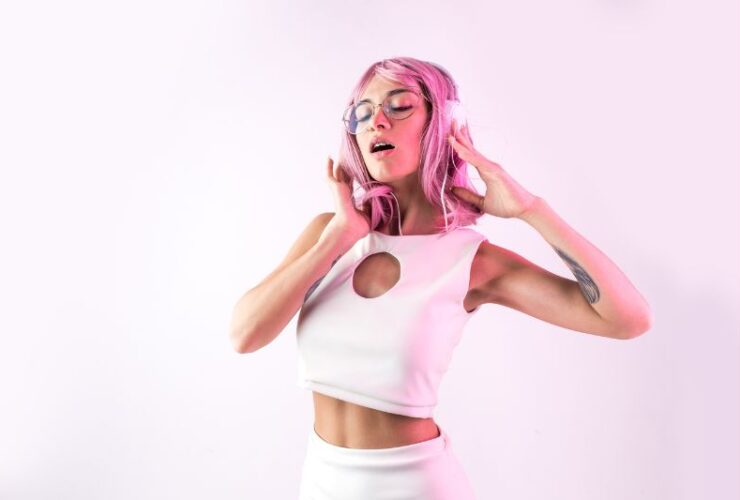 How to Choose The Perfect Rave Outfit? 5 Important Steps #beverlyhills #beverlyhillsmagazine #raveoutfit #comfortforyouroutfit #uniquefashion #wearaccessories #perfectoutfit