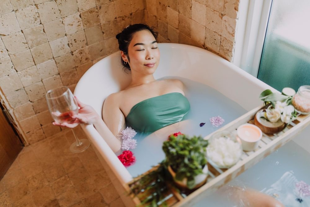 How to Create a Luxury Wellness Routine From Home #LuxuryWellness #WellnessRoutine #HomeFitness #HealthyLifestyle #SelfCare #DigitalFitness #WellnessAtHome #LuxuryLifestyle #FitnessJourney #BevHillsMag