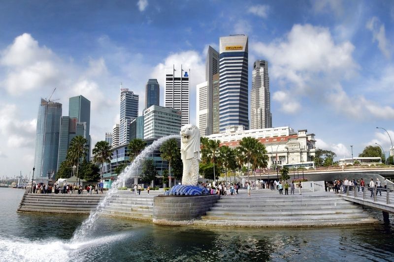 How to Enjoy a Luxury Break in Singapore #beverlyhills #beverlyhillsmagazine #bevhillsmag #singapore #luxurytravel #luxuryfashion #hotels #takealuxurybreak #singaporenationalgallery