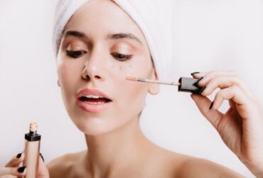 How to Find the Right Concealer for Your Skin #beverlyskin #beverlyhilllsmagazine #concealer #skintone #skintype #jewelryandaccessories #flawlesscomplexion #bevhillsmag
