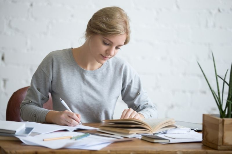 How to Improve Basic Writing Skills in No Time #beverlyhills #beverlyhillsmagazine #bevhillsmag #writingskills #improveyourwritiingskills #writingexperts