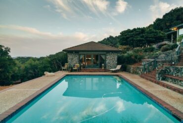 How to Invest in Luxury Property #beverlyhills #beverlyhillsmagazine #bevhillsmag #flippingamansion #luxurymansion #luxuryproperty #lucrativemarket #realestate