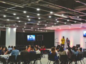 How to Keep Your Event Exciting and Entertaining #beverlyhills #beverlyhillsmagazine #diycraftsession #outdoorevents #corporateevents #digitalsolutions