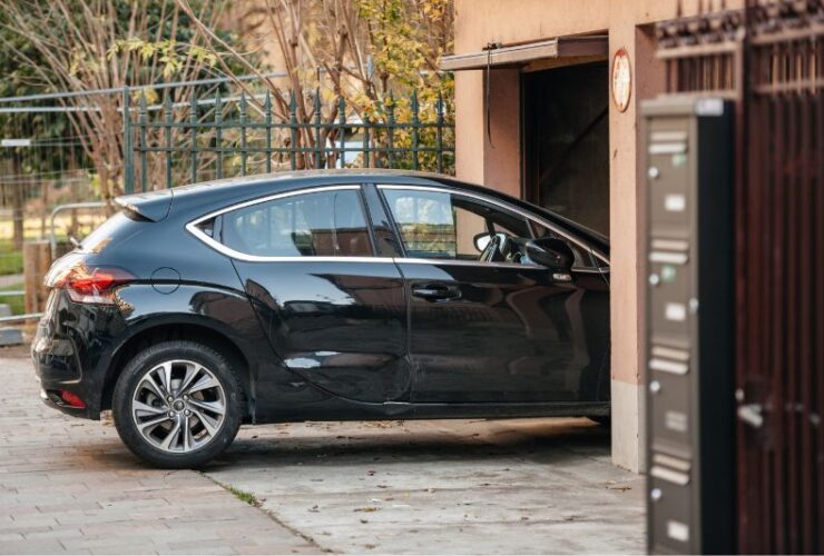 How to Make Your Garage Look Beautiful #beverlyhills #beverlyhillsmagazine #verticalstorage #homecleaner #makeyourgaragebeautiful #garagedoor
