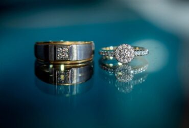 How to Pick the Perfect Anniversary Ring #anniversaryring #beverlyhills #beverlyhilslmagazine #moderndesignerrings #vintagerings #customrings #diamondring #weddingring #bevhillsmag