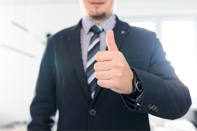 How to Start Feeling Incredible at Work Everyday #beverlyhillsmagazine #bevhillsmag #beverlyhills #feelingincredibleatwork #upgradeyourworkstation #postiveenvironment #feelmotivated #beingproductive