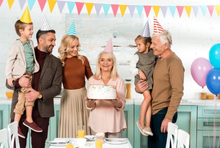 How to Surprise Your Mother on Her Birthday? #beverlyhills #beverlyhillsmagazine #herbirthday #surpriseyourmother #surprisebirthdayparty #birthdayideas