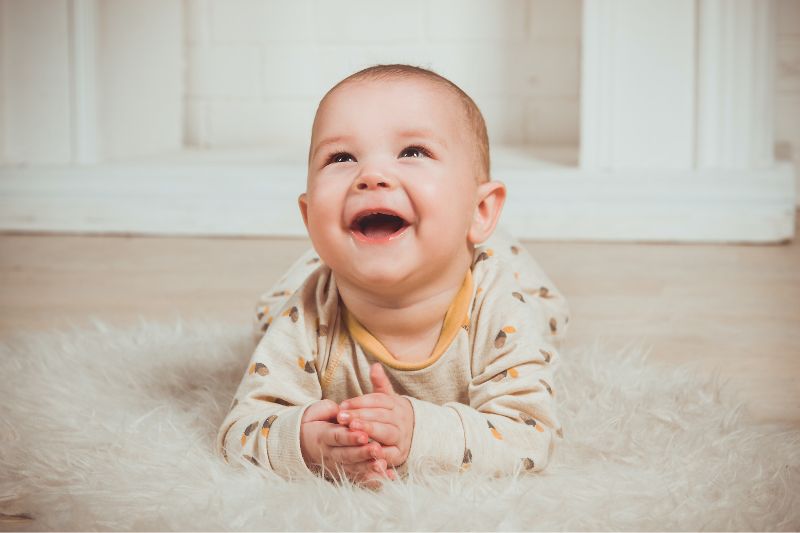 Infant Nutrition Essentials: From Birth to Six Months #beverlyhills #beverlyhillsmagazine #infantnutrition #babyformula #breastmilk #nutritionalrequirement