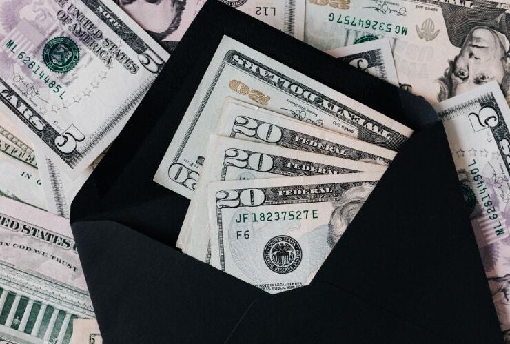 Is it Safe to Apply for Cash Loans Online? #beverlyhills #beverlyhillsmagazine #cashloanonline #cashloans #safeonlinebanking #onlineloanapplication