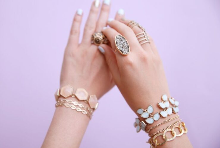 Jewelry Style Tips That Will Help You Look Amazing #beverlyhills #beverlyhillsmagazine #piecesofjewelry #jewelrystyle #gemstones