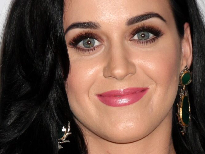 Celebrity of the Week: Katy Perry #bevhillsmag #beverlyhillsmagazine #beverlyhills #celebrities #moviestars #hollywoodspotlight #celebrities #KatyPerry