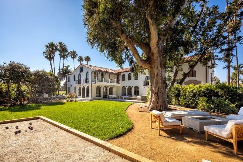 Kim Basinger’s L.A Confidential Home:#beverlyhills #beverlyhillsmagazine #kimbasinger #laconfidential #celebrityhomes #luxuryhomes #celebrities #losangeles #luxury